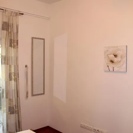 House * 모스타르